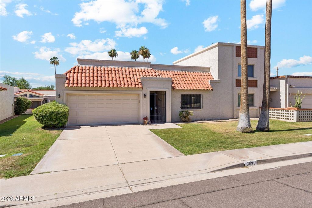 Image 1 of property listing at 7621 E VISTA Drive, Scottsdale, AZ 85250
