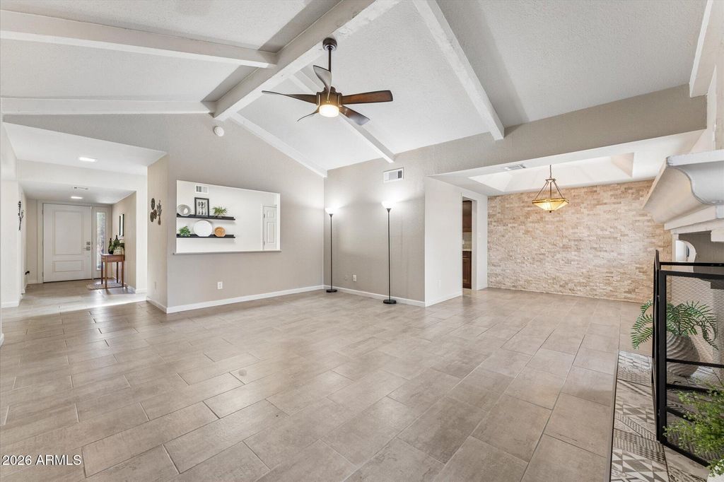 Image 13 of property listing at 7621 E VISTA Drive, Scottsdale, AZ 85250