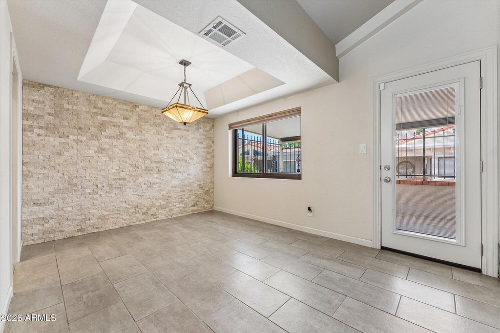 Image 15 of property listing at 7621 E VISTA Drive, Scottsdale, AZ 85250