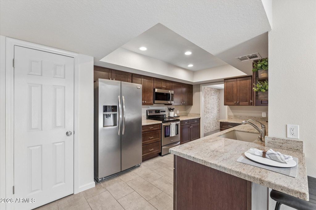 Image 19 of property listing at 7621 E VISTA Drive, Scottsdale, AZ 85250