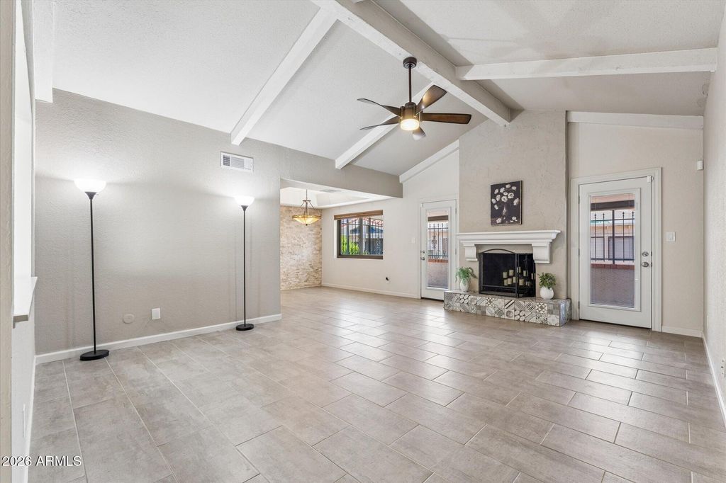 Image 2 of property listing at 7621 E VISTA Drive, Scottsdale, AZ 85250