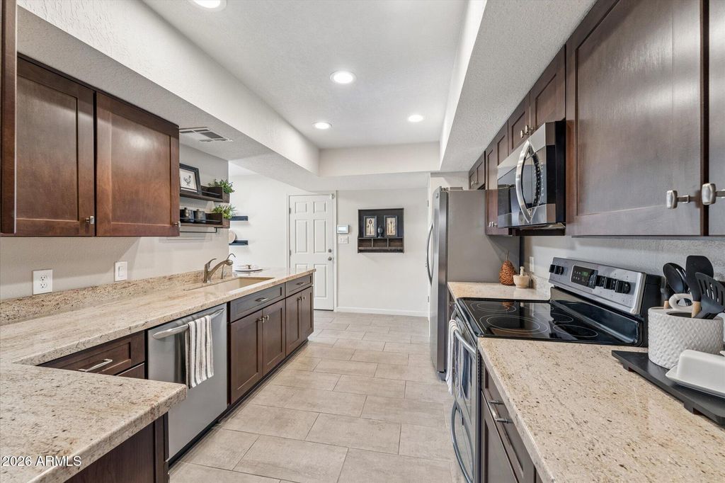 Image 21 of property listing at 7621 E VISTA Drive, Scottsdale, AZ 85250