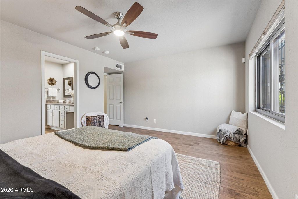 Image 23 of property listing at 7621 E VISTA Drive, Scottsdale, AZ 85250