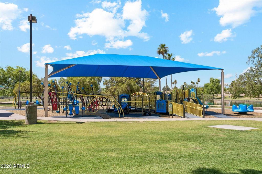 Image 37 of property listing at 7621 E VISTA Drive, Scottsdale, AZ 85250