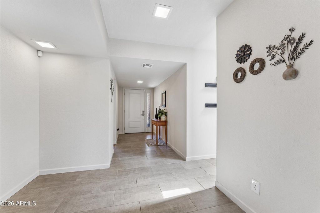 Image 9 of property listing at 7621 E VISTA Drive, Scottsdale, AZ 85250