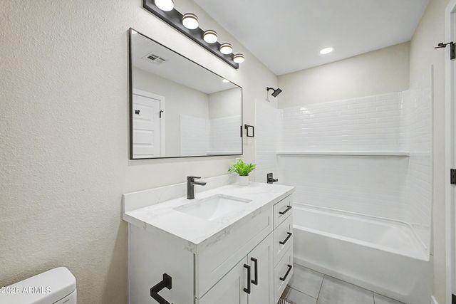 922 E LOYOLA Drive, Tempe, AZ 85282