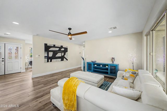 922 E LOYOLA Drive, Tempe, AZ 85282