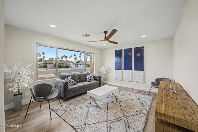 922 E LOYOLA Drive, Tempe, AZ 85282