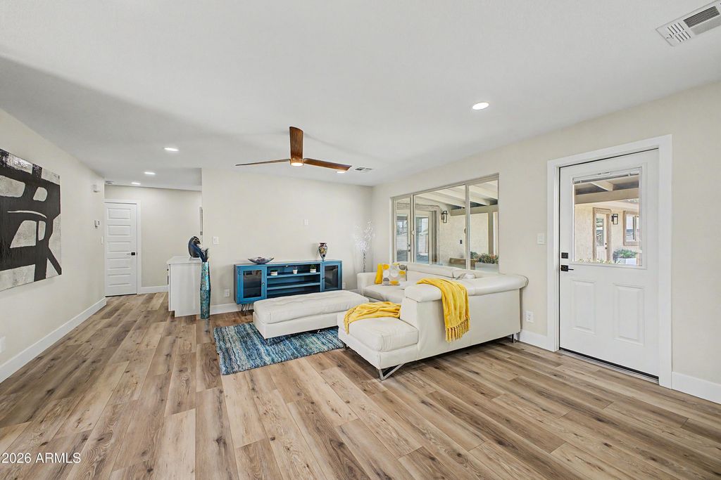 922 E LOYOLA Drive, Tempe, AZ 85282 — photo 4