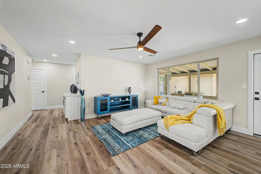 922 E LOYOLA Drive, Tempe, AZ 85282 — photo 5