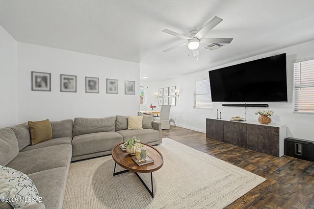 7834 N Jewelflower Drive, Tucson, AZ 85741