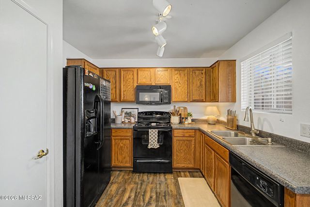 7834 N Jewelflower Drive, Tucson, AZ 85741