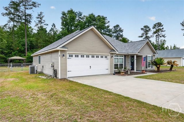 40 JR Drive, Ellabell, GA 31308