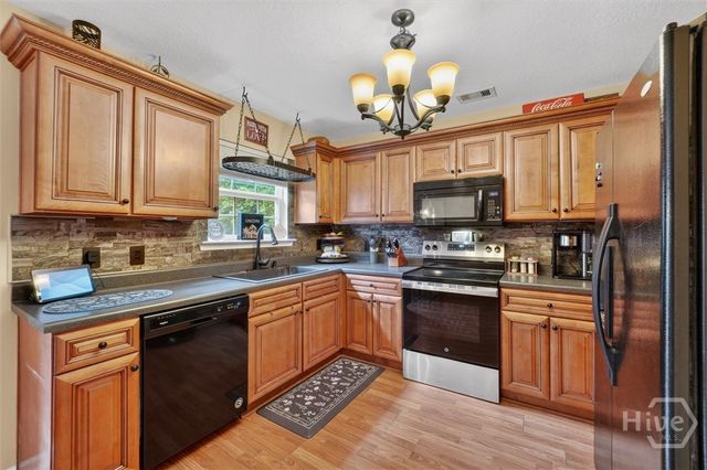 40 JR Drive, Ellabell, GA 31308