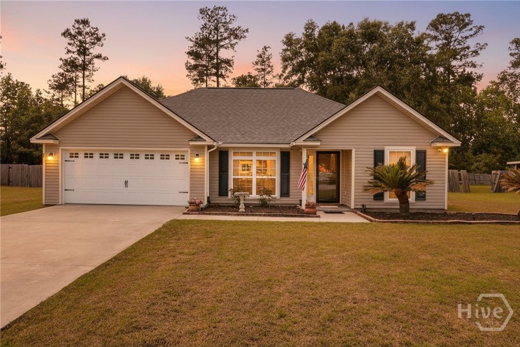 40 JR Drive, Ellabell, GA 31308