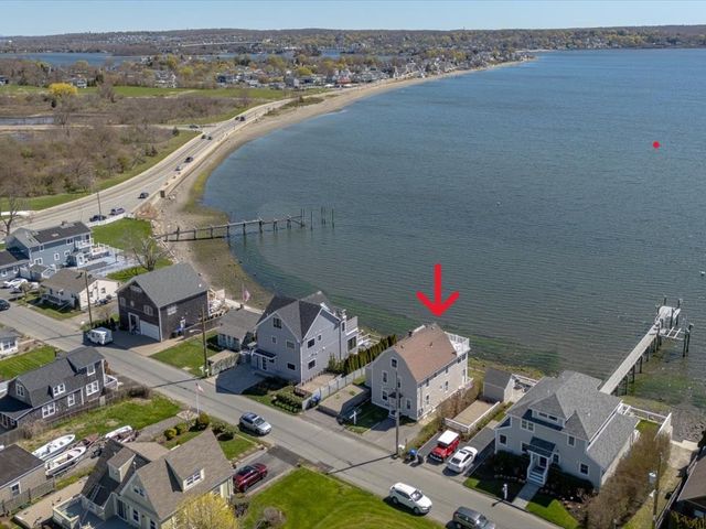 38 Aquidneck Avenue, Portsmouth, RI 02871