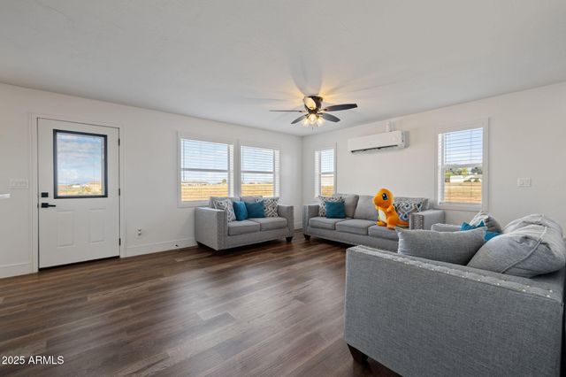 25090 N HIGH DESERT Road, Paulden, AZ 86334