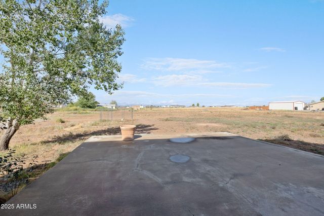 25090 N HIGH DESERT Road, Paulden, AZ 86334