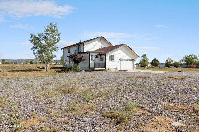 25090 N HIGH DESERT Road, Paulden, AZ 86334