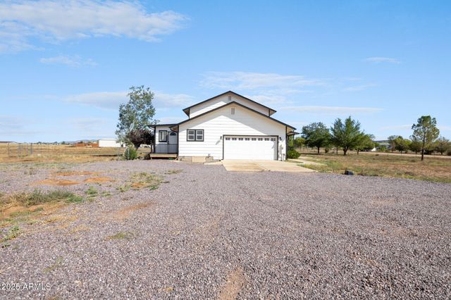 25090 N HIGH DESERT Road, Paulden, AZ 86334
