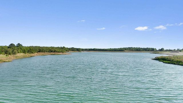 201 Meadowlawn Street, Freeport, FL 32439