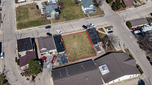 317 E Lake Street, Silver Lake, WI 53170