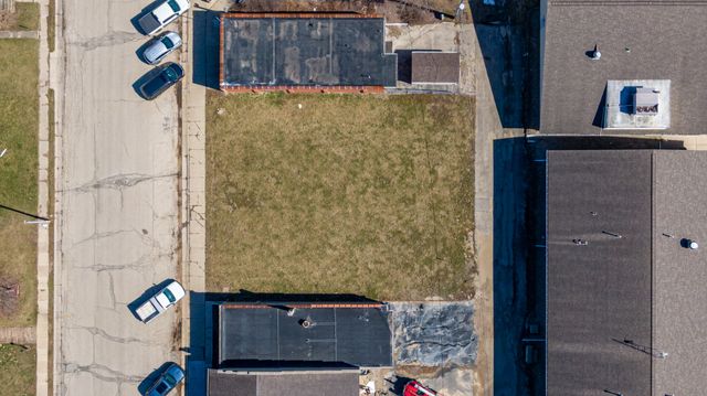 317 E Lake Street, Silver Lake, WI 53170