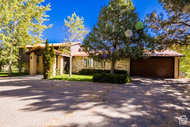 1437 S VERNAL AVE, Vernal, UT 84078