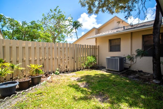 3155 NW 9th Street, Delray Beach, FL 33445
