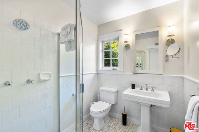 9520 Gloaming Drive, Beverly Hills, CA 90210