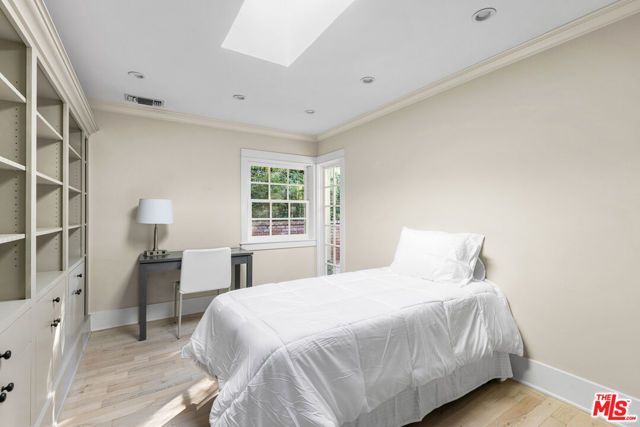 9520 Gloaming Drive, Beverly Hills, CA 90210