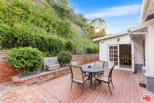 9520 Gloaming Drive, Beverly Hills, CA 90210