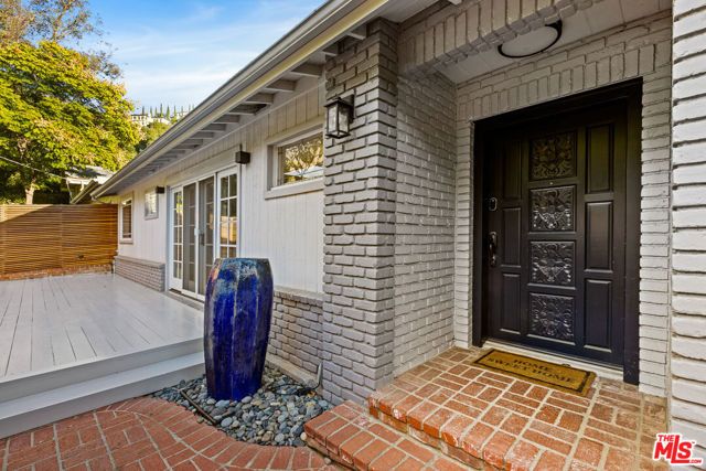 9520 Gloaming Drive, Beverly Hills, CA 90210