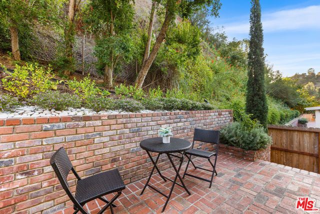 9520 Gloaming Drive, Beverly Hills, CA 90210