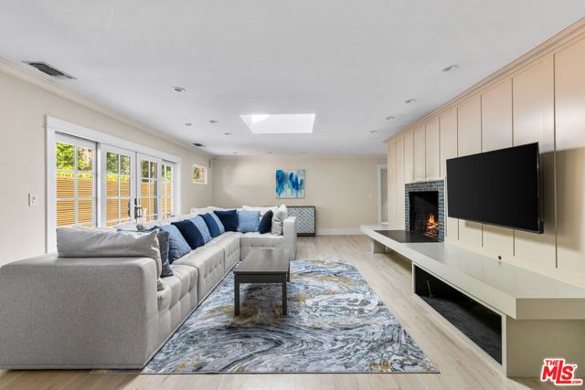 9520 Gloaming Drive, Beverly Hills, CA 90210