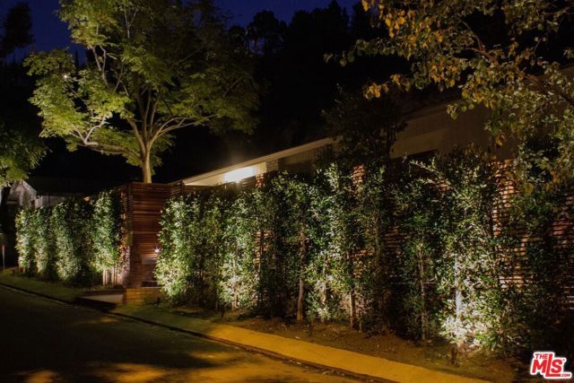 9520 Gloaming Drive, Beverly Hills, CA 90210