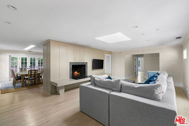 9520 Gloaming Drive, Beverly Hills, CA 90210