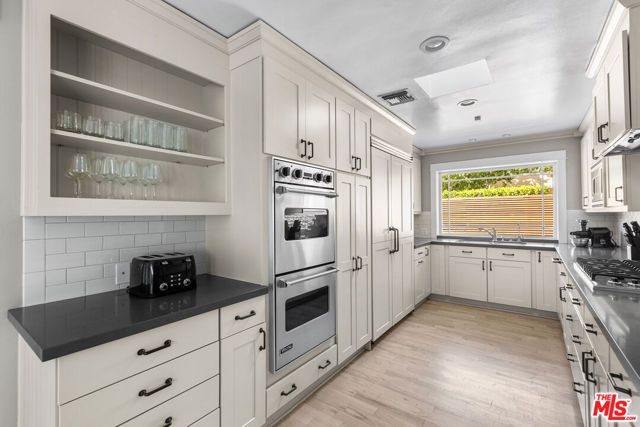 9520 Gloaming Drive, Beverly Hills, CA 90210