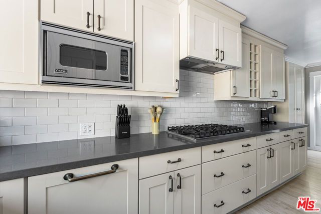 9520 Gloaming Drive, Beverly Hills, CA 90210