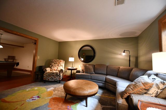 87854 State Highway 251, Austin, MN 55912