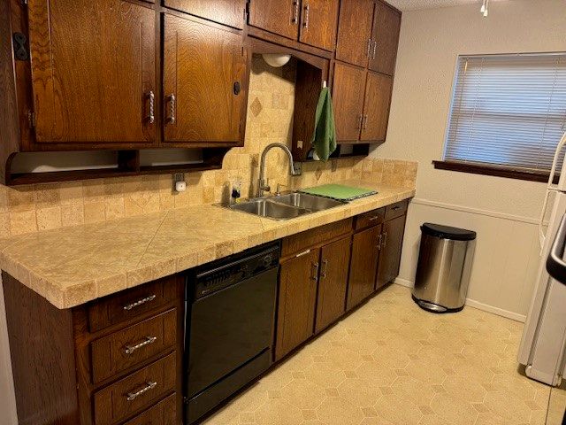 1825 SCHUMAC, Bedford, TX 76022