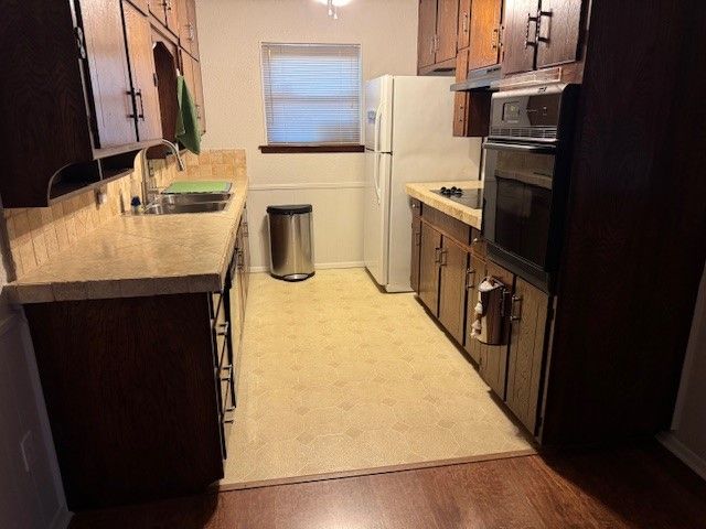 1825 SCHUMAC, Bedford, TX 76022
