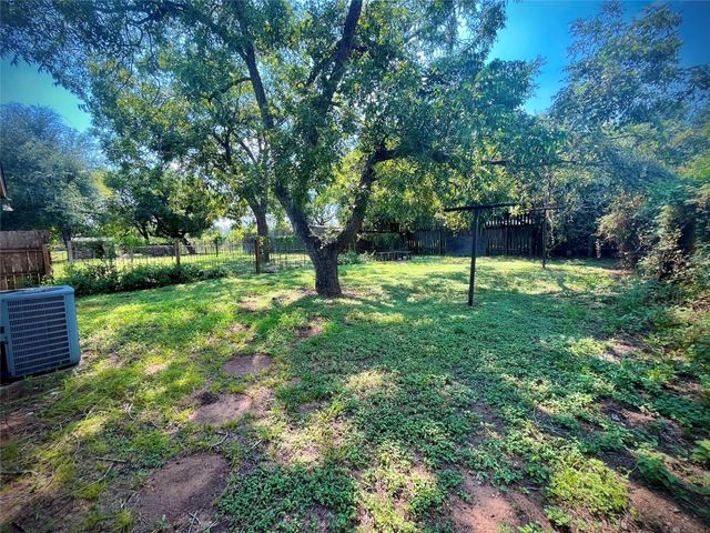 304 Montopolis DR A, Austin, TX 78741