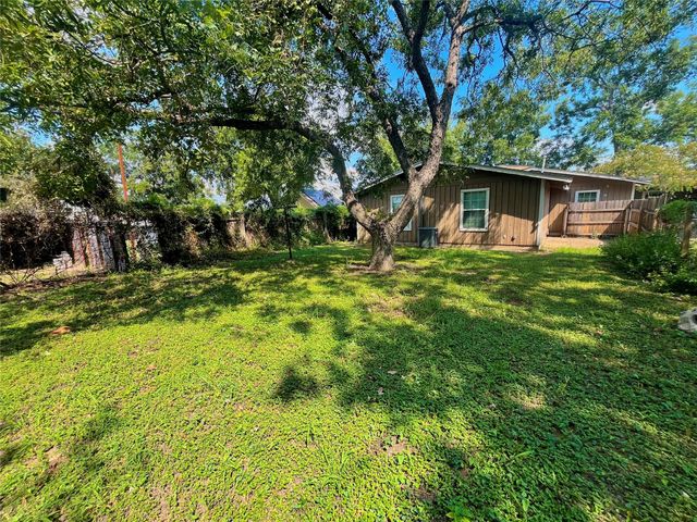 304 Montopolis DR A, Austin, TX 78741