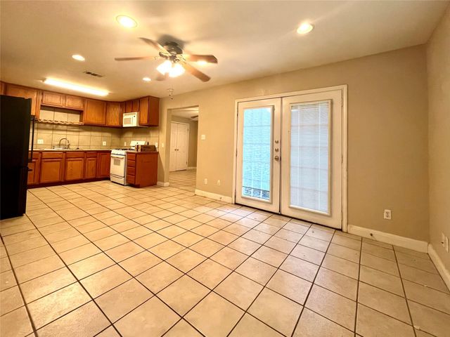 304 Montopolis DR A, Austin, TX 78741