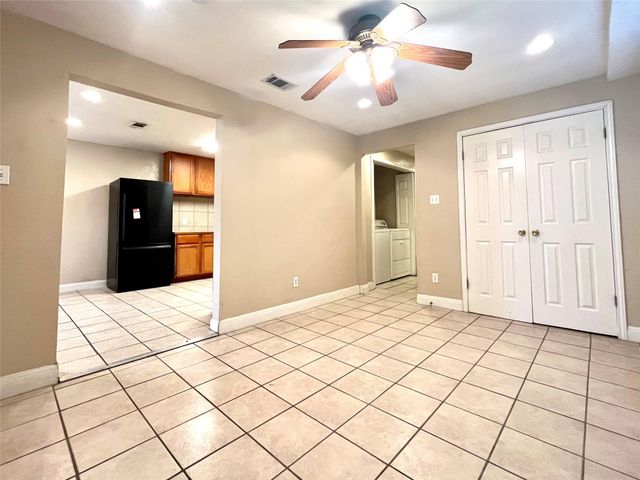 304 Montopolis DR A, Austin, TX 78741