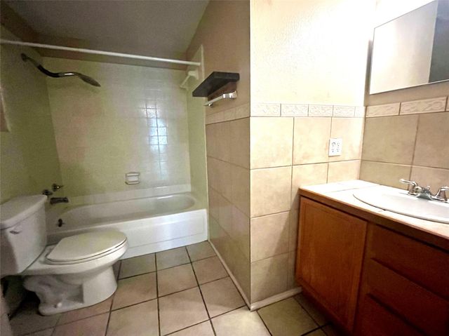 304 Montopolis DR A, Austin, TX 78741