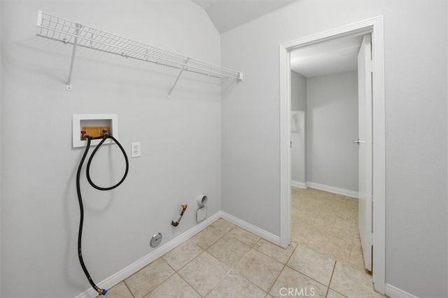 19345 Laroda Lane, Saugus, CA 91350