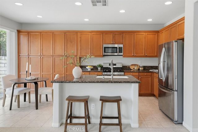 19345 Laroda Lane, Saugus, CA 91350