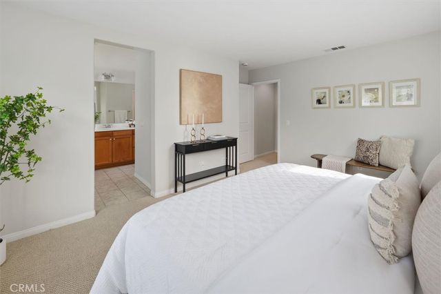 19345 Laroda Lane, Saugus, CA 91350